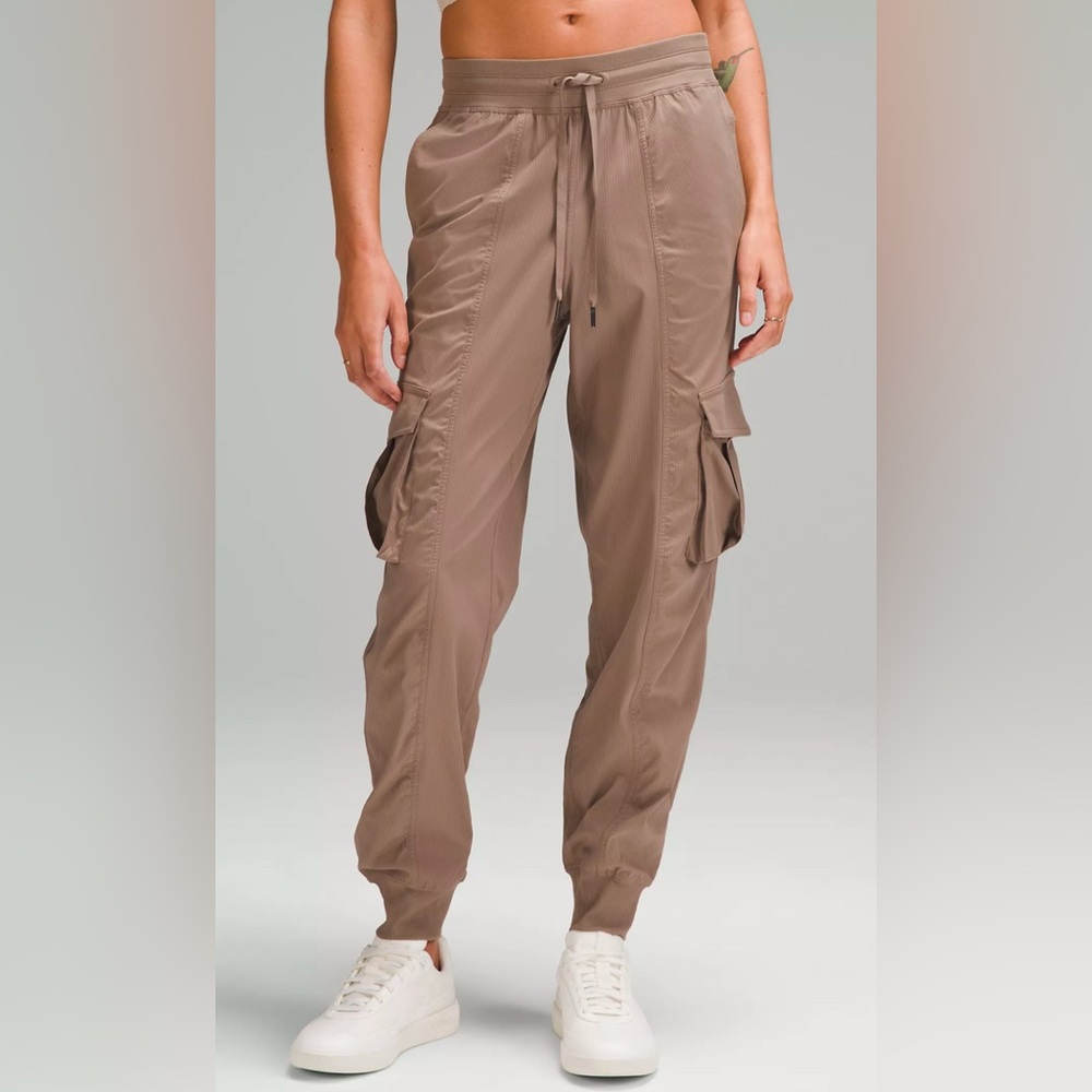 Lululemon Studio relaxed-fit mid rise cargo jogger